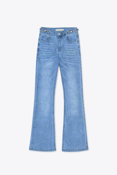 Jeans acampanados azul claro con herrajes dorados – Ambar Fit