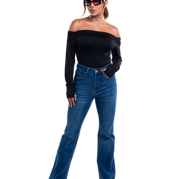 Jeans acampanados azul medio de tiro alto – Sierra Azul