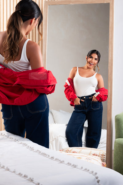 Jeans wide leg azul oscuro con bolsas delanteras – Midnight Fit